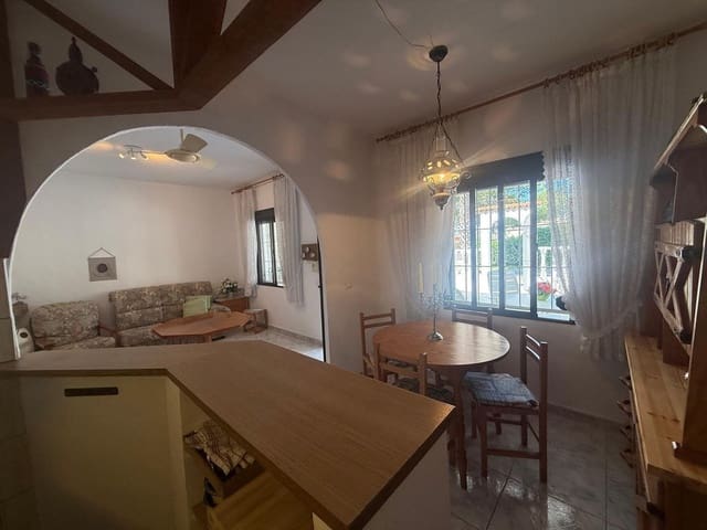 2 makuuhuone Omakotitalo myytävänä paikassa El Chaparral - La Siesta - La Torreta, Torrevieja mukana 
autotalli - 139 900 € (Ref: 9866236)