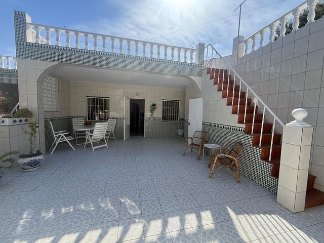 2 makuuhuone Omakotitalo myytävänä paikassa El Chaparral - La Siesta - La Torreta, Torrevieja mukana 
autotalli - 139 900 € (Ref: 9866236)