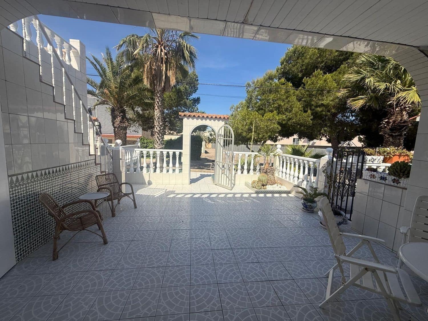2 makuuhuone Omakotitalo myytävänä paikassa Torrevieja mukana 
autotalli - 139 900 € (Ref: 9866236)