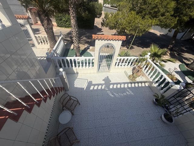 2 makuuhuone Omakotitalo myytävänä paikassa El Chaparral - La Siesta - La Torreta, Torrevieja mukana 
autotalli - 139 900 € (Ref: 9866236)