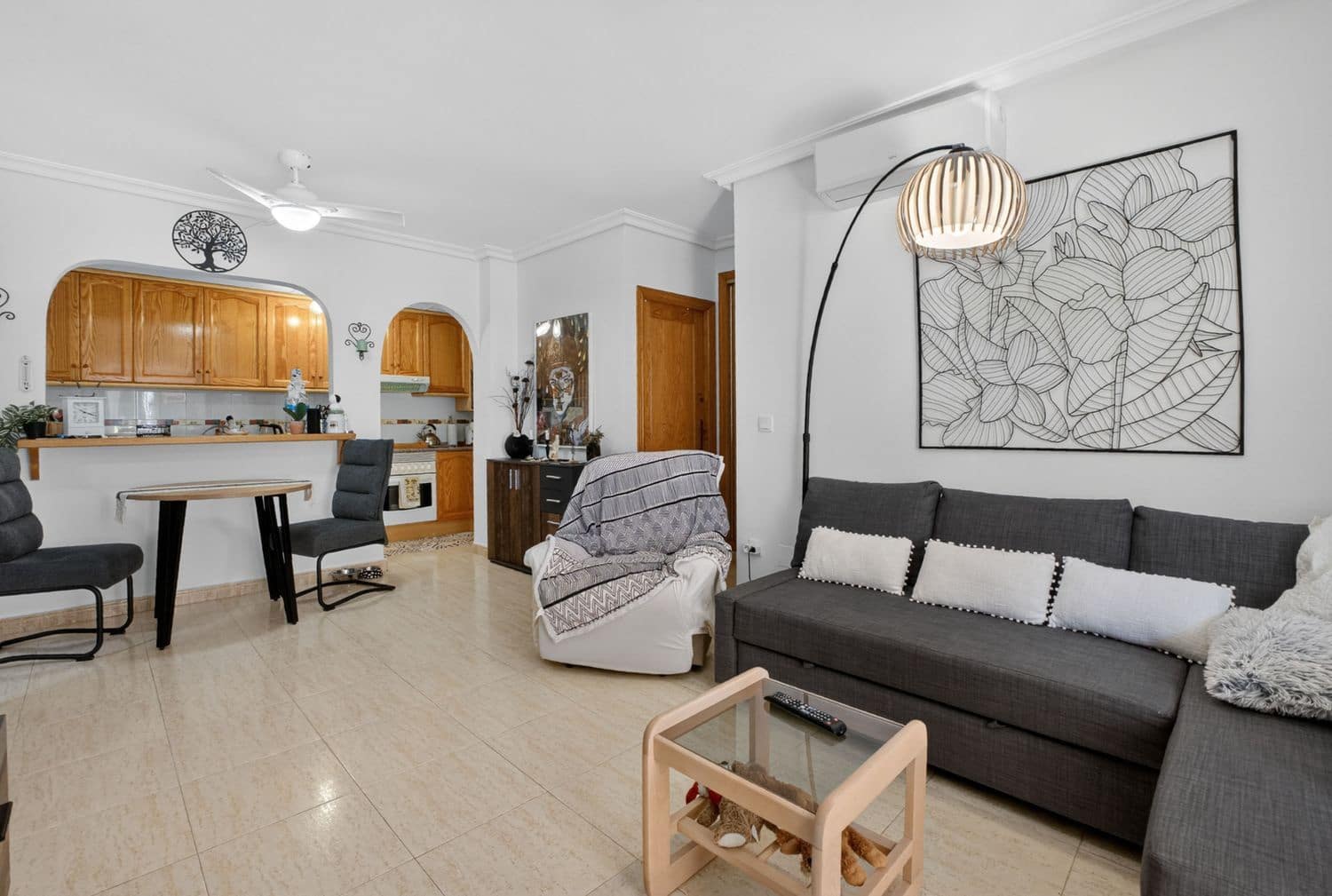 1 sypialnia Apartament na sprzedaż w Miasto Alicante / Alacant z basenem garażem - 184 000 € (Ref: 9868073)