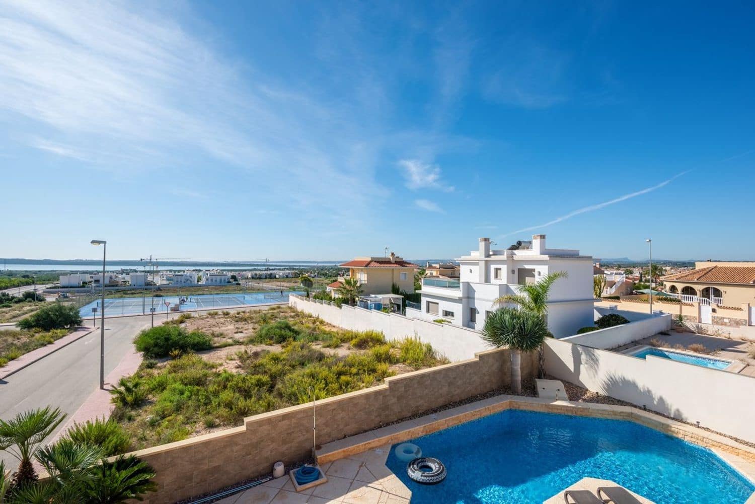 4 slaapkamer Villa te koop in Ciudad Quesada met zwembad garage - € 520.000 (Ref: 9872905)