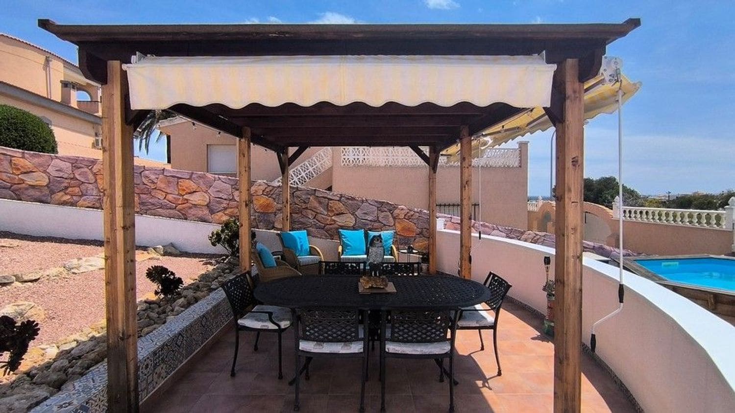 4 slaapkamer Villa te koop in Ciudad Quesada met zwembad garage - € 450.000 (Ref: 9872906)