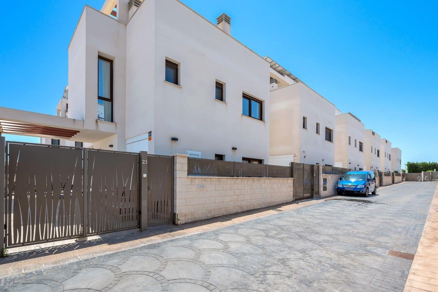3 bedroom Villa for sale in Pueblo Bravo with pool garage - € 470,000 (Ref: 9875453)
