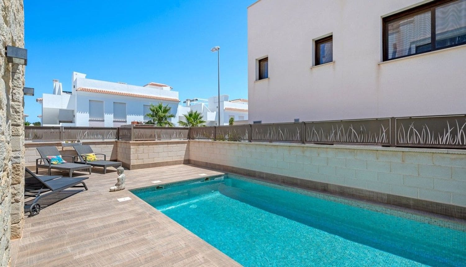 3 bedroom Villa for sale in Pueblo Bravo with pool garage - € 470,000 (Ref: 9875453)