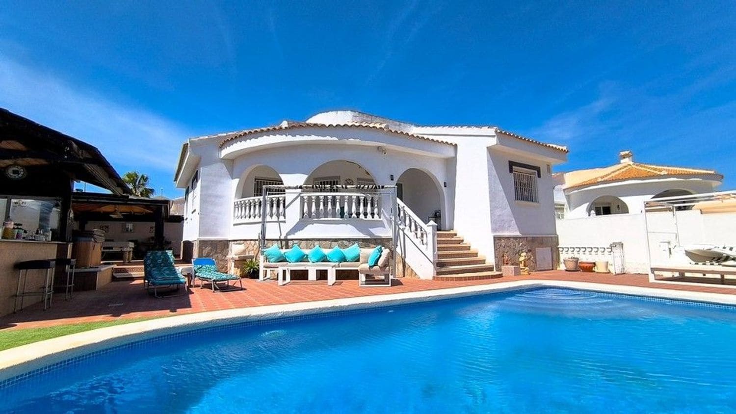 Chalet de 3 habitaciones en Ciudad Quesada en venta con piscina garaje - 450.000 € (Ref: 9875454)