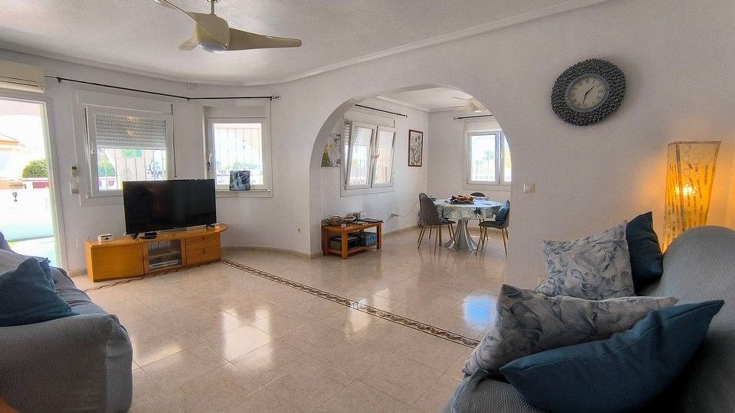 Chalet de 3 habitaciones en Ciudad Quesada en venta con piscina garaje - 450.000 € (Ref: 9875454)
