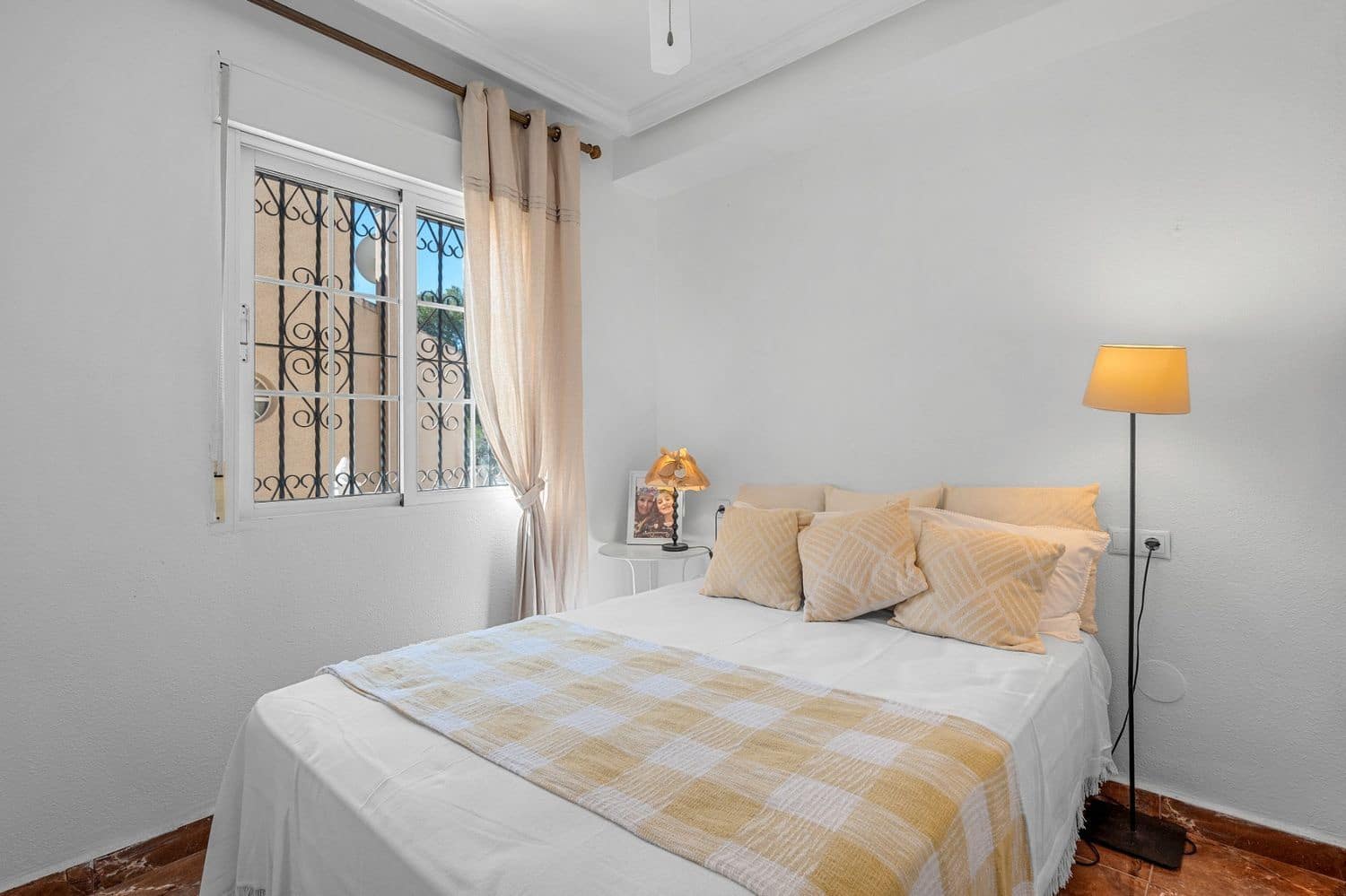 3 sypialnia Dom na sprzedaż w Villamartin z basenem garażem - 265 000 € (Ref: 9880541)