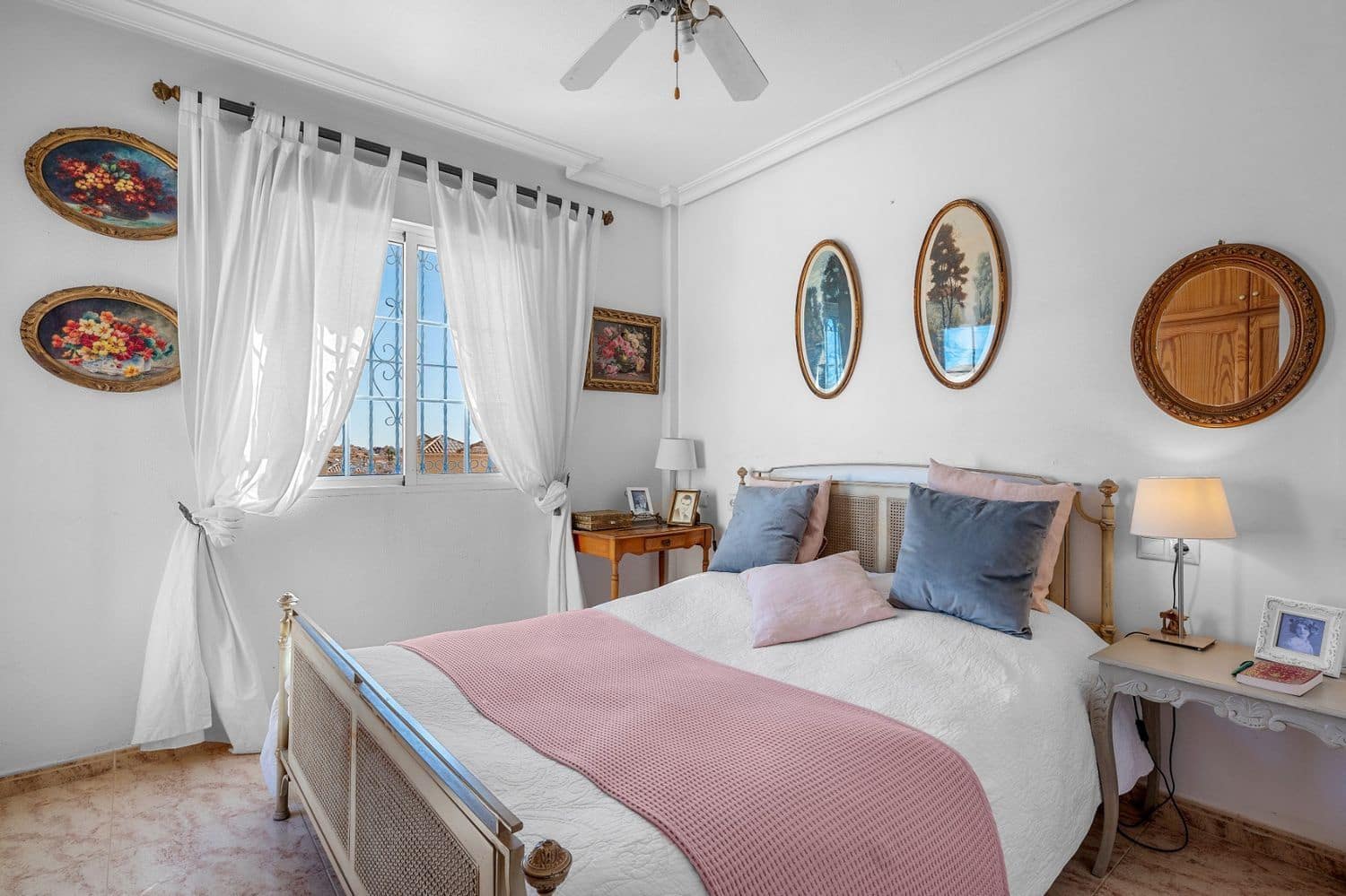 3 sypialnia Dom na sprzedaż w Villamartin z basenem garażem - 265 000 € (Ref: 9880541)
