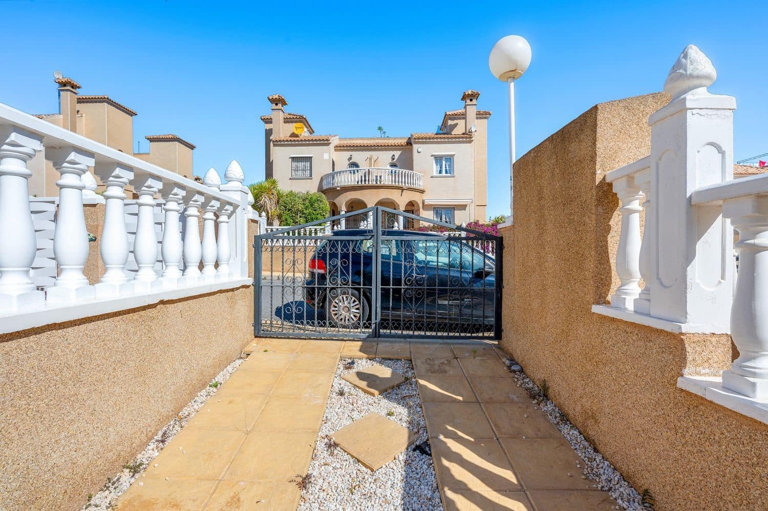 3 sypialnia Dom na sprzedaż w Villamartin z basenem garażem - 265 000 € (Ref: 9880541)
