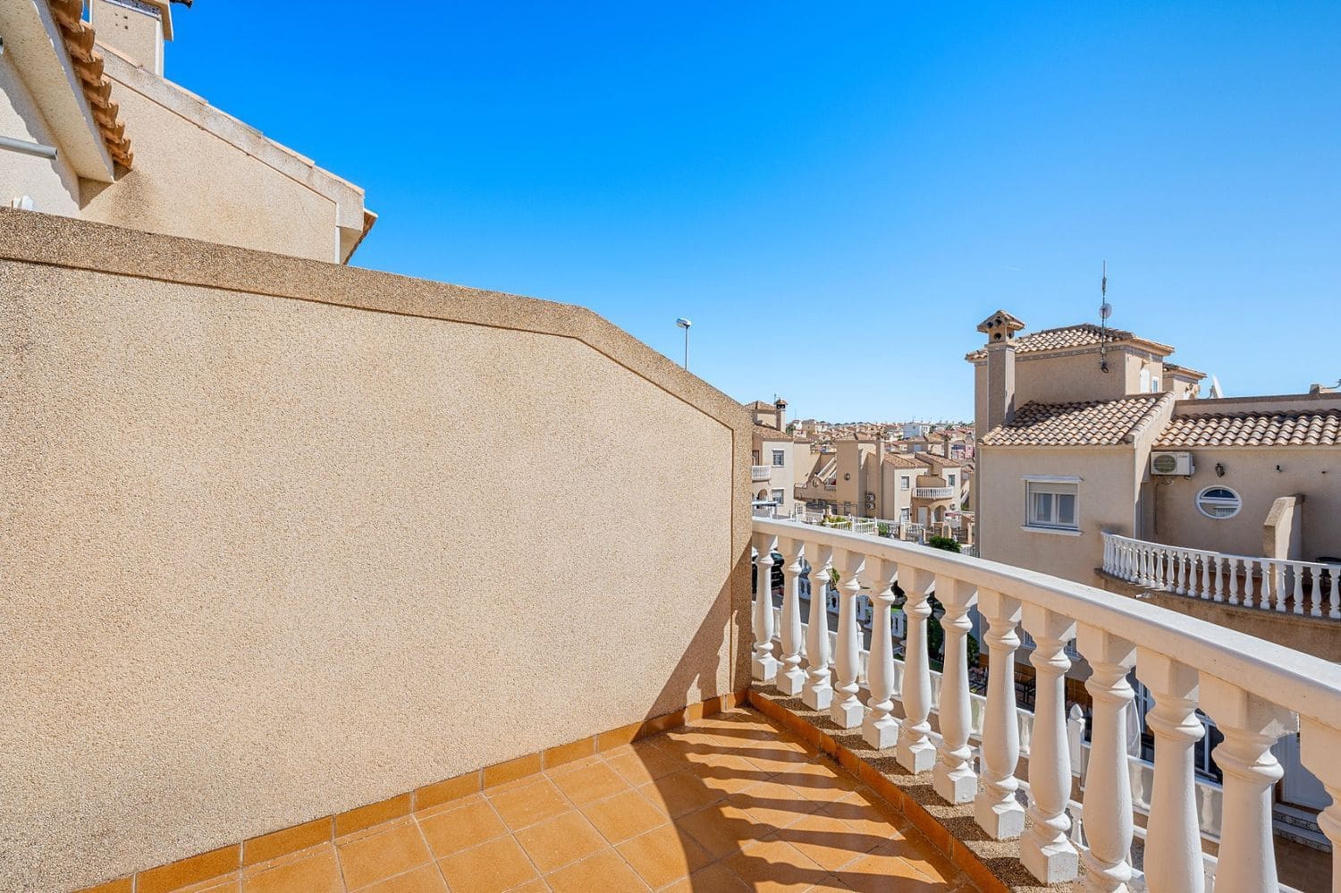 3 sypialnia Dom na sprzedaż w Villamartin z basenem garażem - 265 000 € (Ref: 9880541)