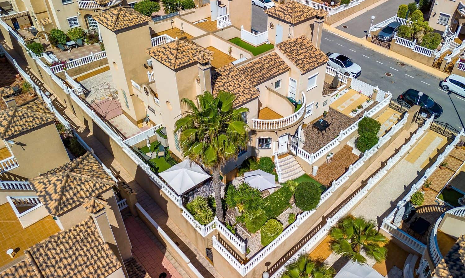 3 sypialnia Dom na sprzedaż w Villamartin z basenem garażem - 265 000 € (Ref: 9880541)