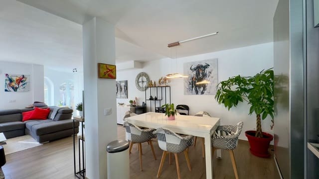 2 soveværelse Byhus til salg i Las Filipinas med swimmingpool garage - € 269.000 (Ref: 9885338)