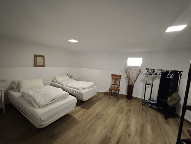 4 quarto Moradia para venda em Alicante cidade com piscina garagem - 449 995 € (Ref: 9893668)