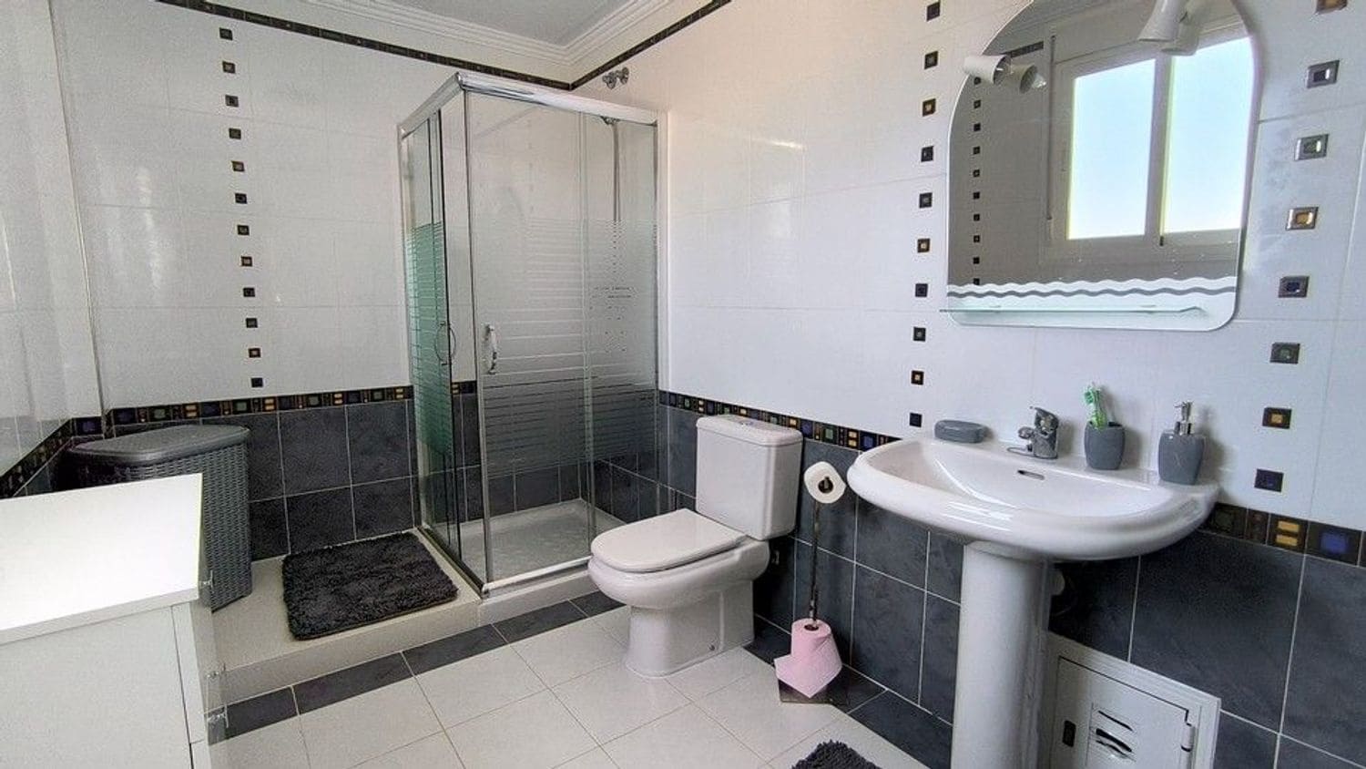 4 sovrum Villa till salu i Ciudad Quesada med pool garage - 620 000 € (Ref: 9893669)