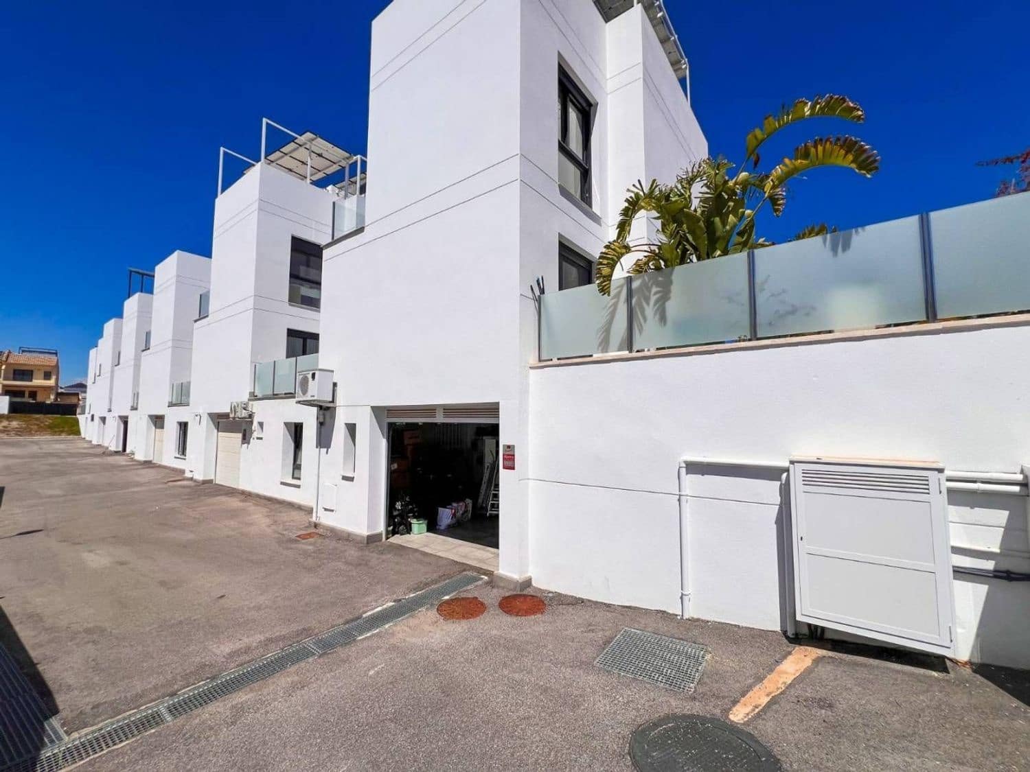 Chalet de 3 habitaciones en Alicante / Alacant ciudad en venta con piscina garaje - 595.000 € (Ref: 9895553)
