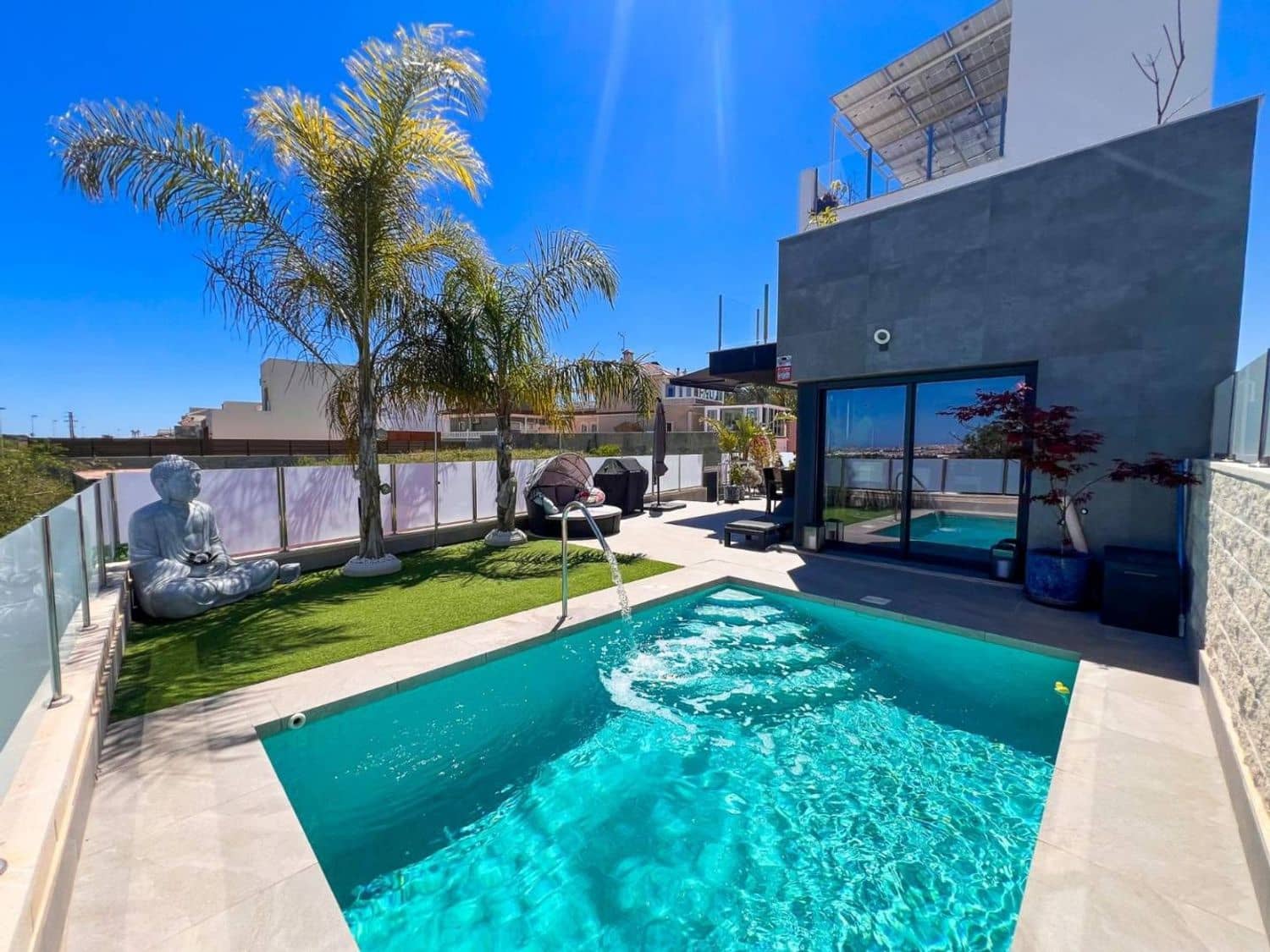 Chalet de 3 habitaciones en Alicante / Alacant ciudad en venta con piscina garaje - 595.000 € (Ref: 9895553)
