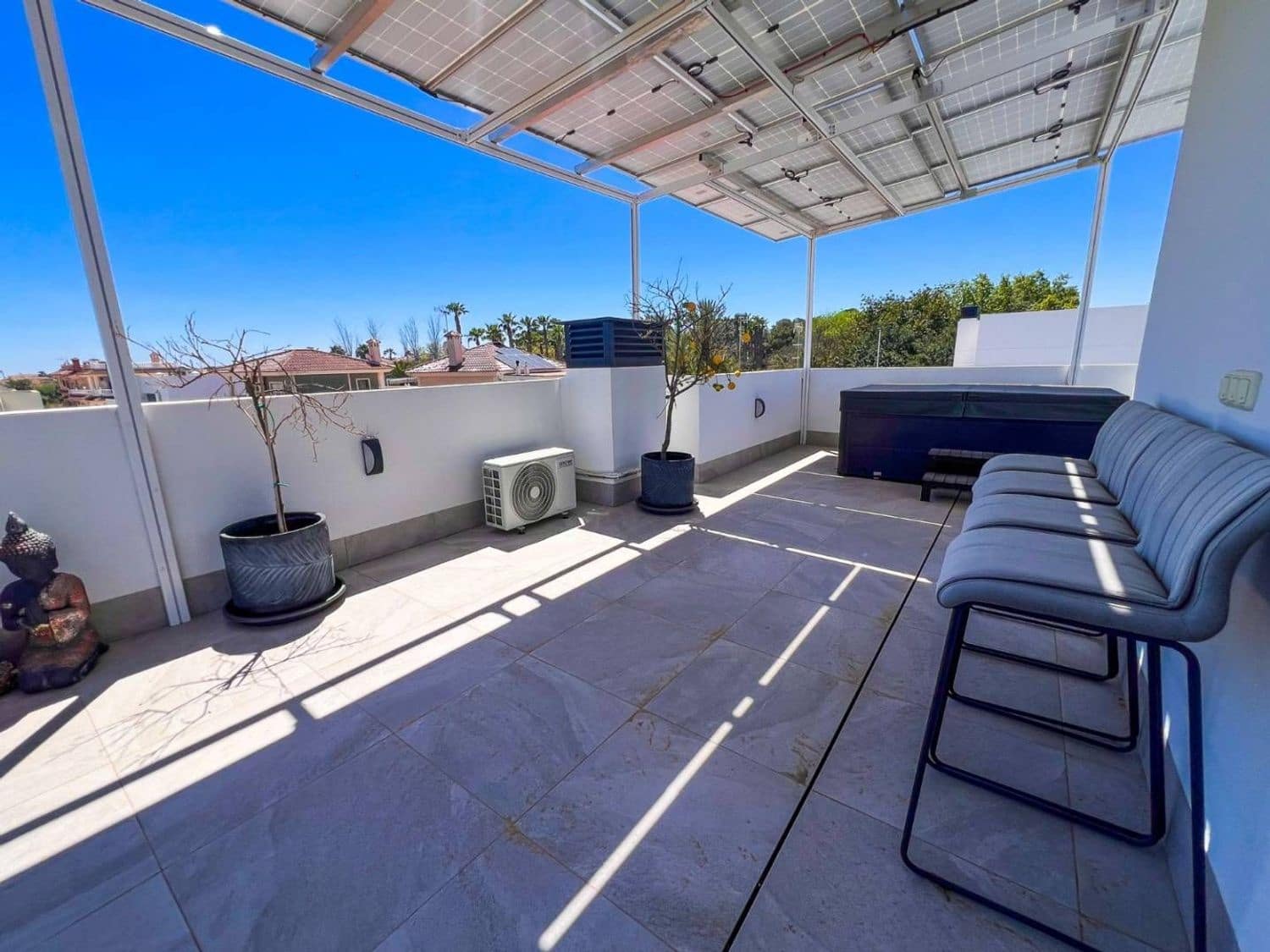 Chalet de 3 habitaciones en Alicante / Alacant ciudad en venta con piscina garaje - 595.000 € (Ref: 9895553)