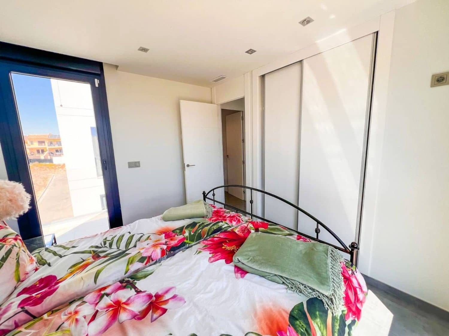 Chalet de 3 habitaciones en Alicante / Alacant ciudad en venta con piscina garaje - 595.000 € (Ref: 9895553)