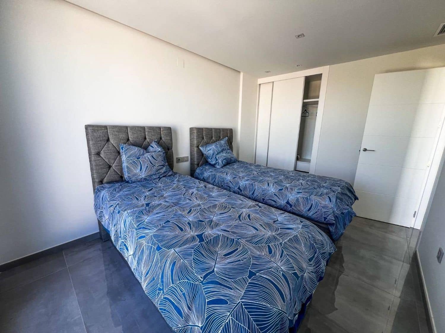 Chalet de 3 habitaciones en Alicante / Alacant ciudad en venta con piscina garaje - 595.000 € (Ref: 9895553)