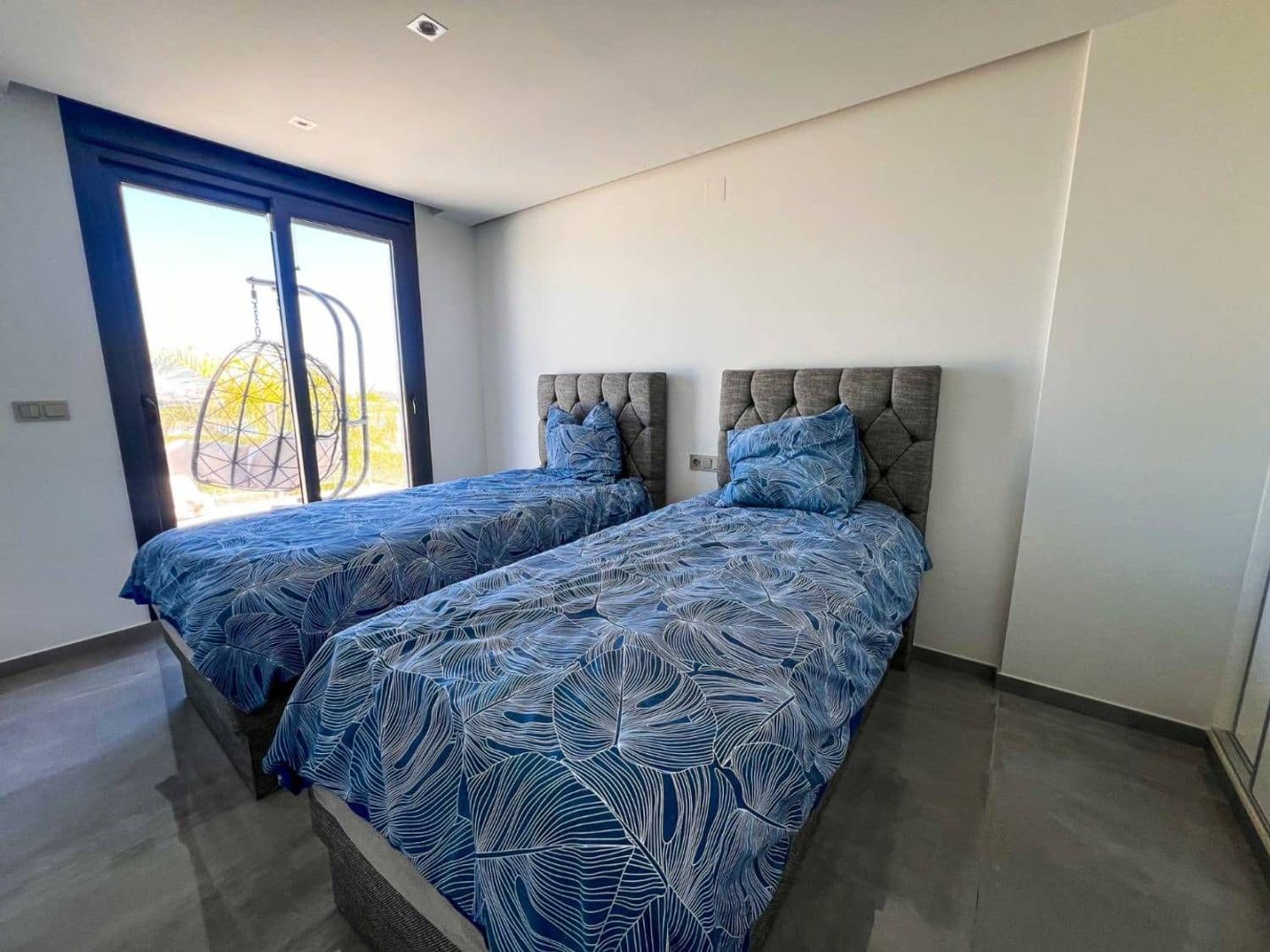 Chalet de 3 habitaciones en Alicante / Alacant ciudad en venta con piscina garaje - 595.000 € (Ref: 9895553)