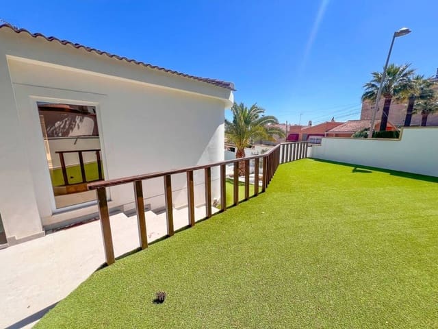 5 soverom Villa til salgs i Alicante by med svømmebasseng garasje - € 665 000 (Ref: 9895554)