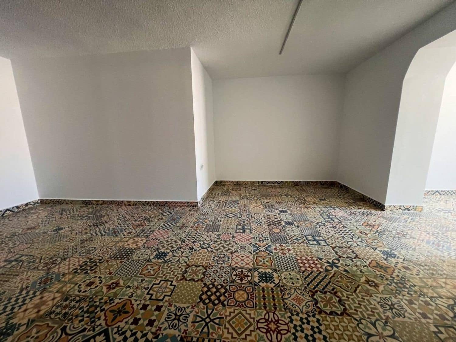5 soverom Villa til salgs i Alicante by med svømmebasseng garasje - € 665 000 (Ref: 9895554)