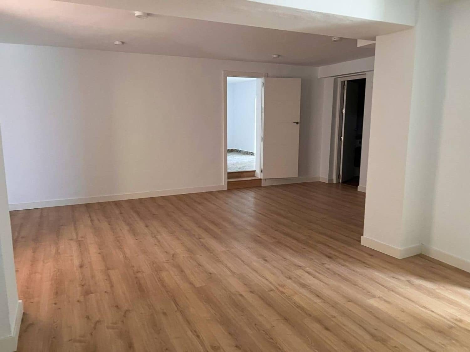 5 soverom Villa til salgs i Alicante by med svømmebasseng garasje - € 665 000 (Ref: 9895554)