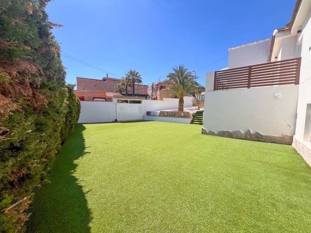 5 soverom Villa til salgs i Alicante by med svømmebasseng garasje - € 665 000 (Ref: 9895554)