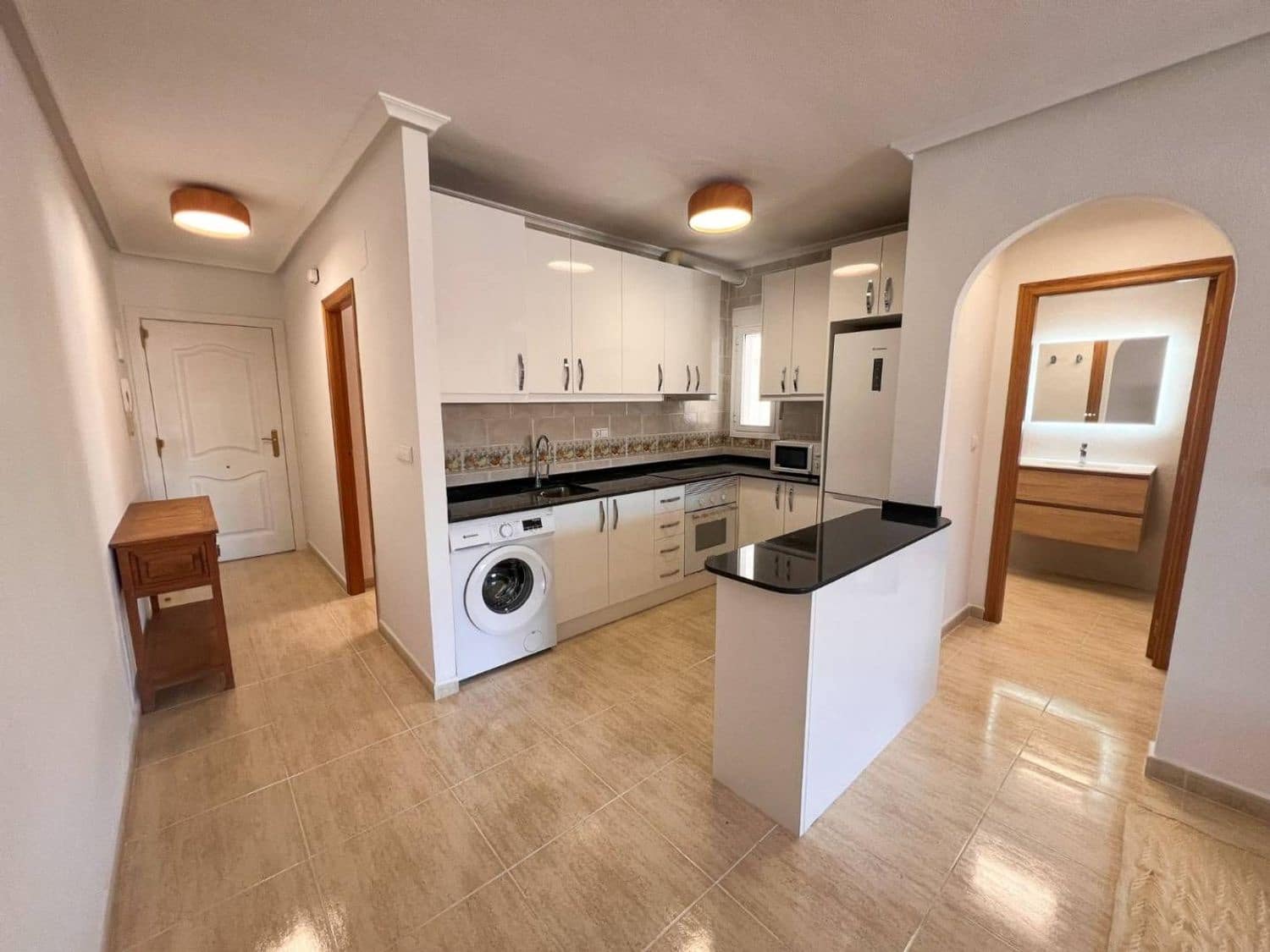 Apartamento de 2 habitaciones en Alicante / Alacant ciudad en venta con piscina garaje - 168.000 € (Ref: 9898653)