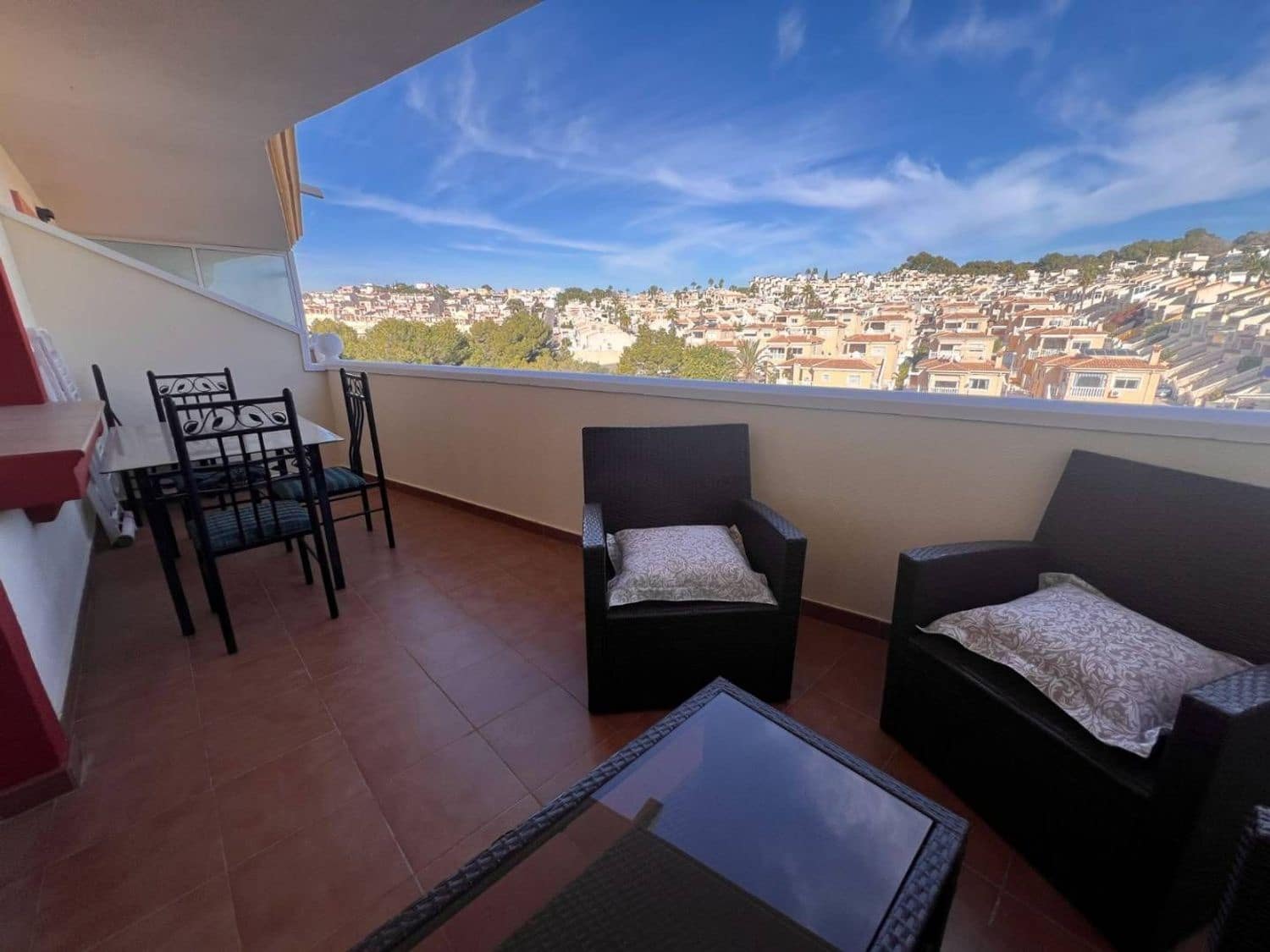 Apartamento de 2 habitaciones en Alicante / Alacant ciudad en venta con piscina garaje - 168.000 € (Ref: 9898653)