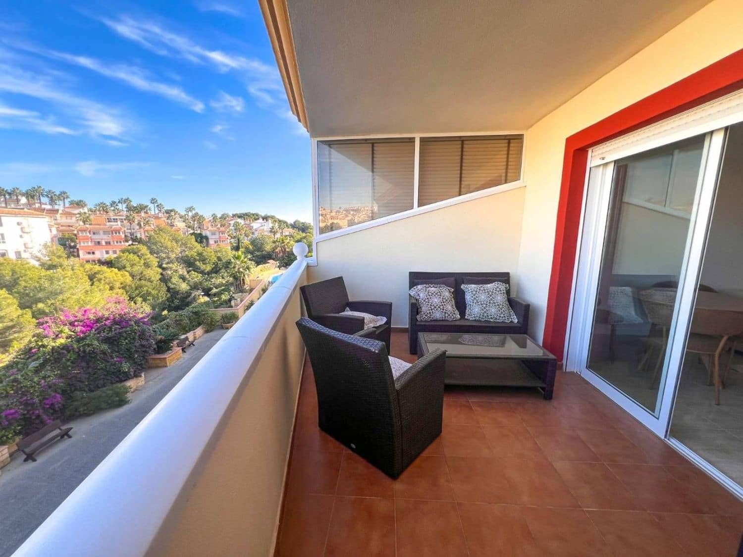 Apartamento de 2 habitaciones en Alicante / Alacant ciudad en venta con piscina garaje - 168.000 € (Ref: 9898653)
