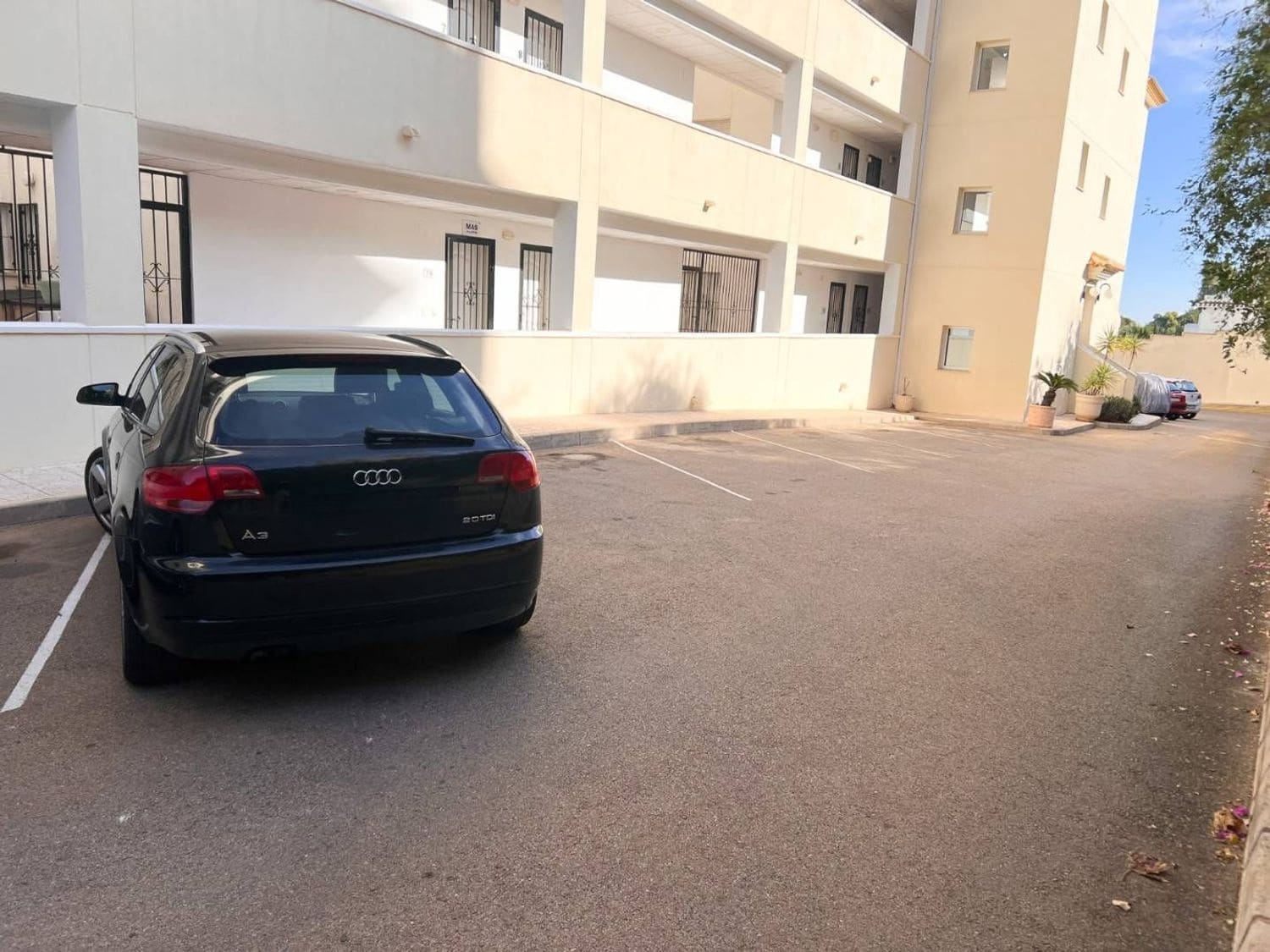 Apartamento de 2 habitaciones en Alicante / Alacant ciudad en venta con piscina garaje - 168.000 € (Ref: 9898653)