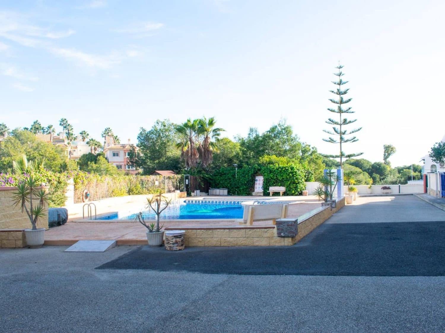 Apartamento de 2 habitaciones en Alicante / Alacant ciudad en venta con piscina garaje - 168.000 € (Ref: 9898653)