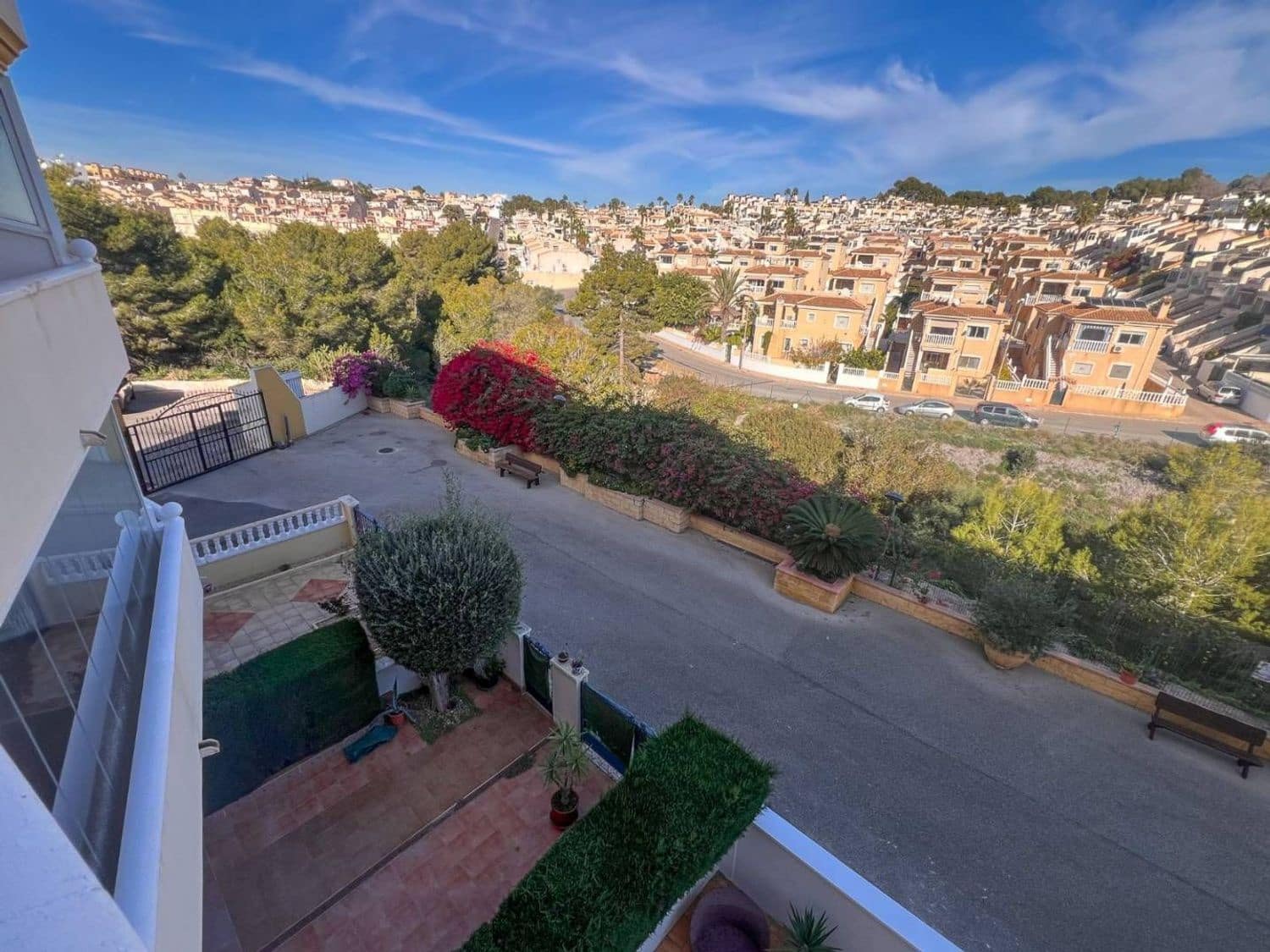 Apartamento de 2 habitaciones en Alicante / Alacant ciudad en venta con piscina garaje - 168.000 € (Ref: 9898653)