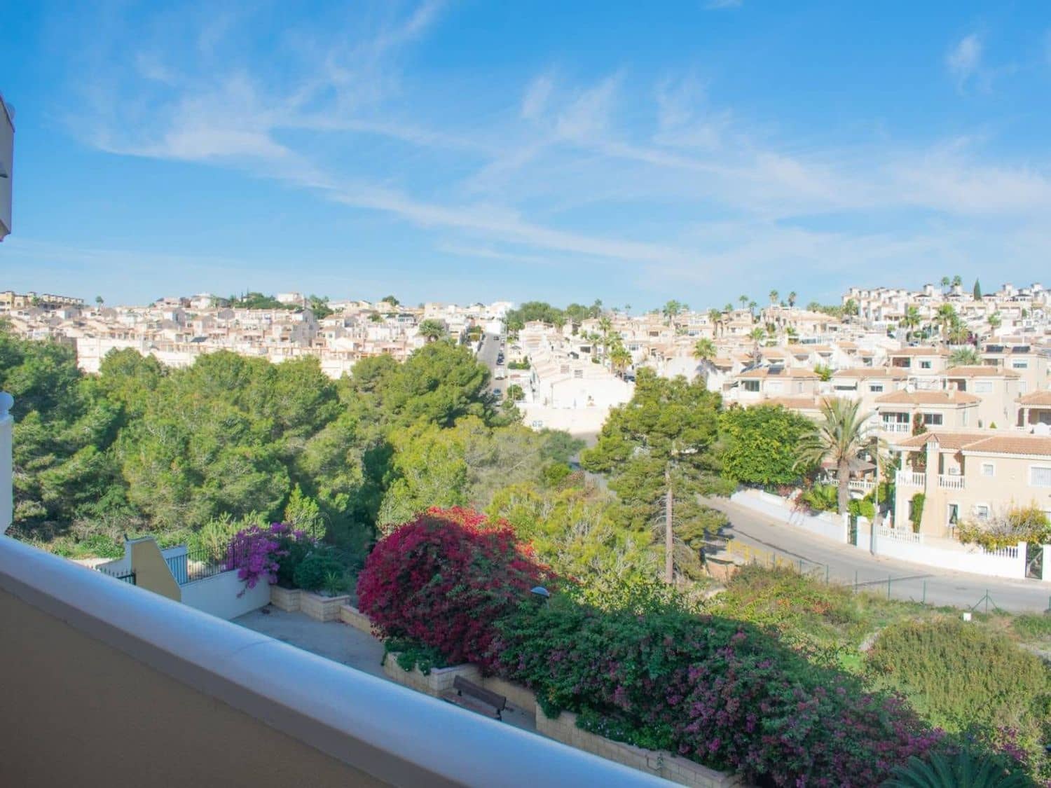 Apartamento de 2 habitaciones en Alicante / Alacant ciudad en venta con piscina garaje - 168.000 € (Ref: 9898653)