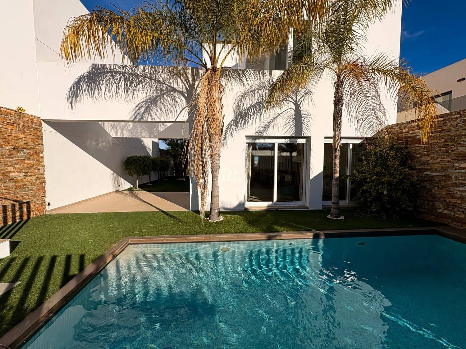 3 bedroom Semi-detached Villa for sale in Alicante / Alacant city with pool garage - € 540,000 (Ref: 9902607)