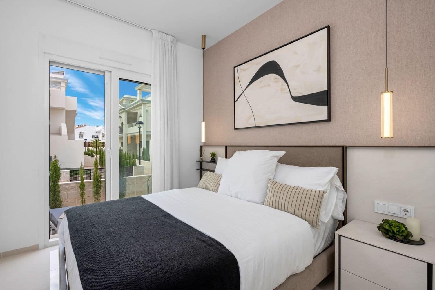 Apartamento de 2 habitaciones en Alicante / Alacant ciudad en venta con piscina garaje - 359.000 € (Ref: 9907506)