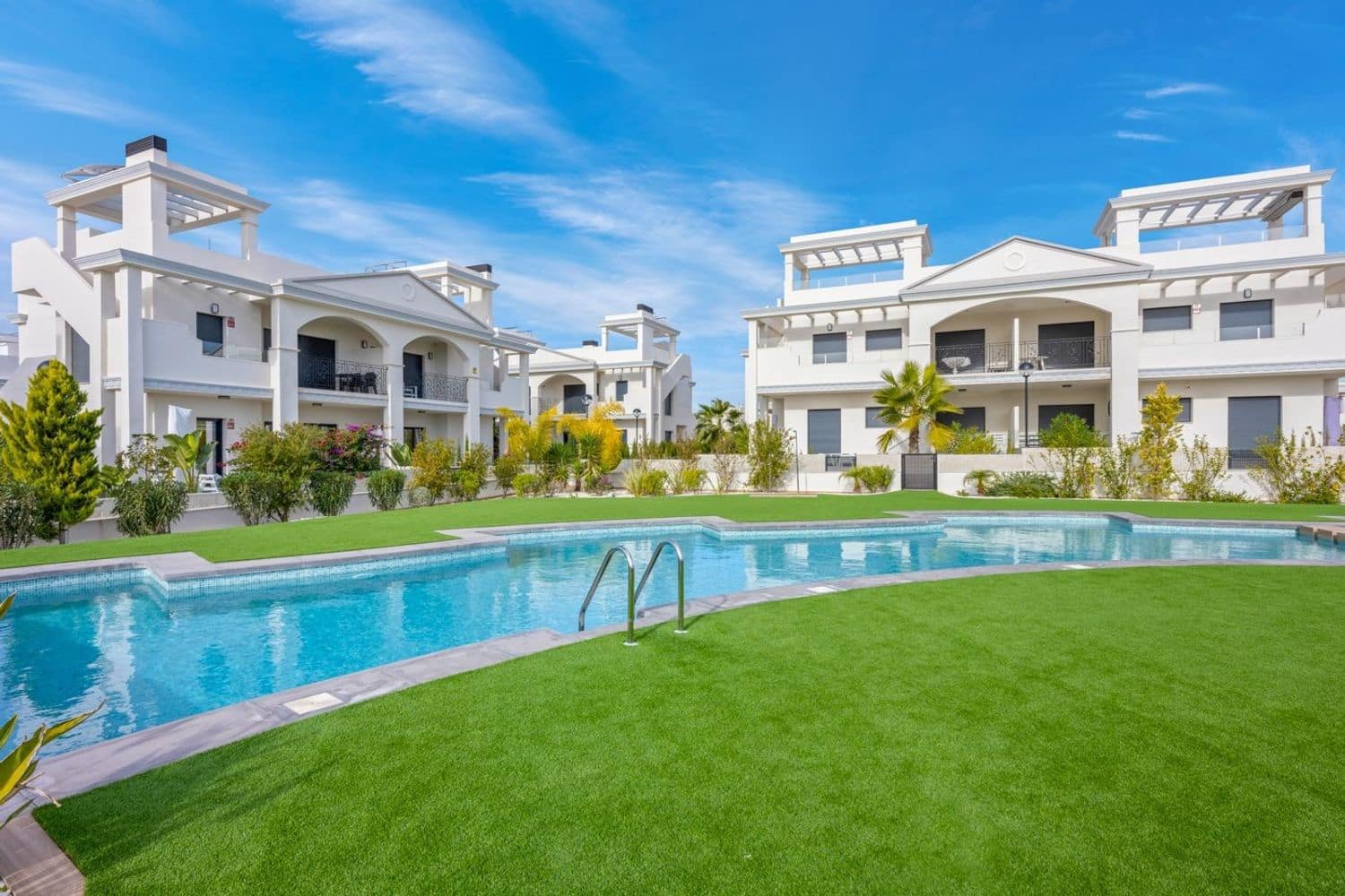 Apartamento de 2 habitaciones en Alicante / Alacant ciudad en venta con piscina garaje - 359.000 € (Ref: 9907506)