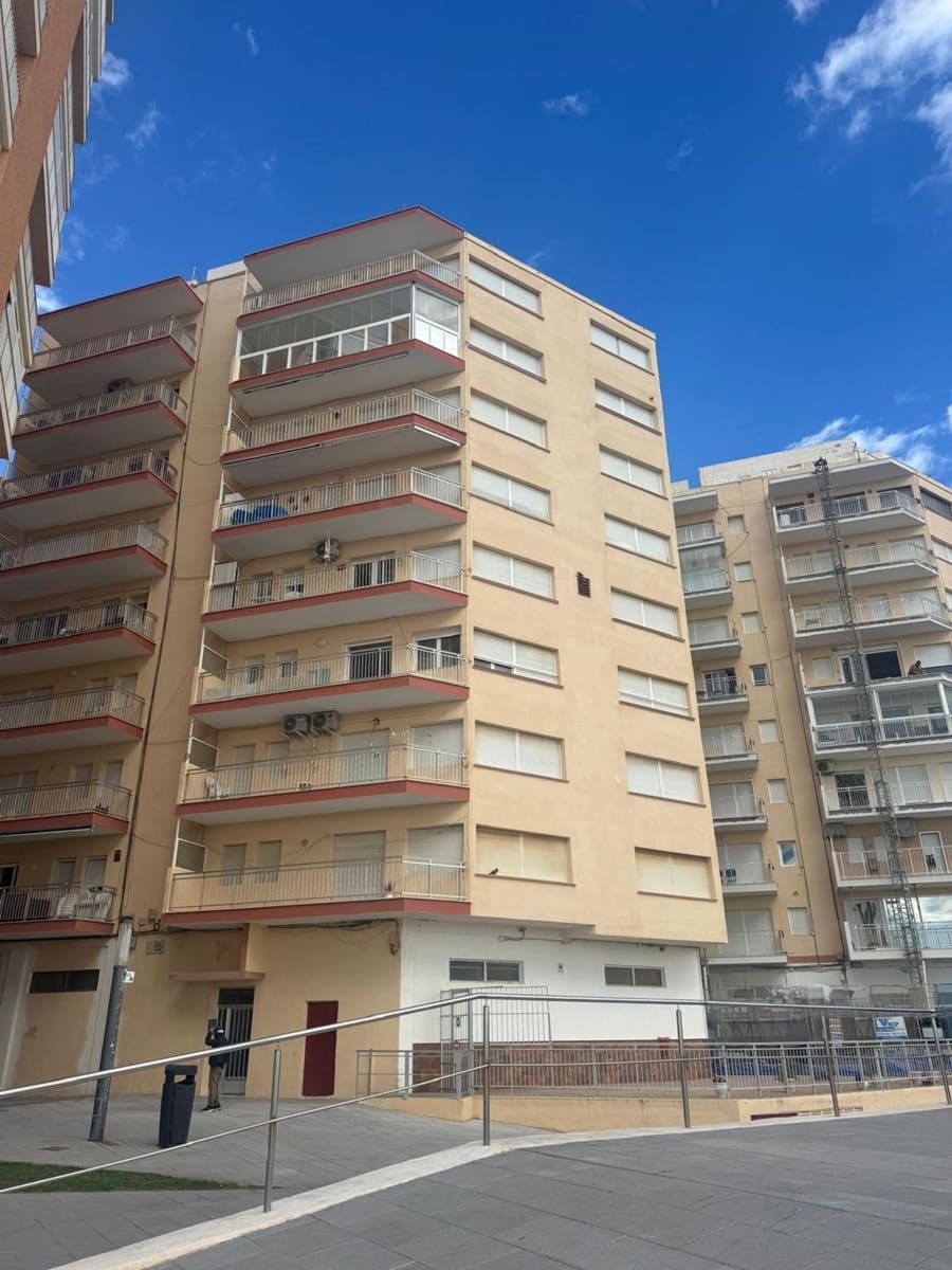 Apartamento de 4 habitaciones en Torrevieja en venta con piscina garaje - 350.000 € (Ref: 9912438)