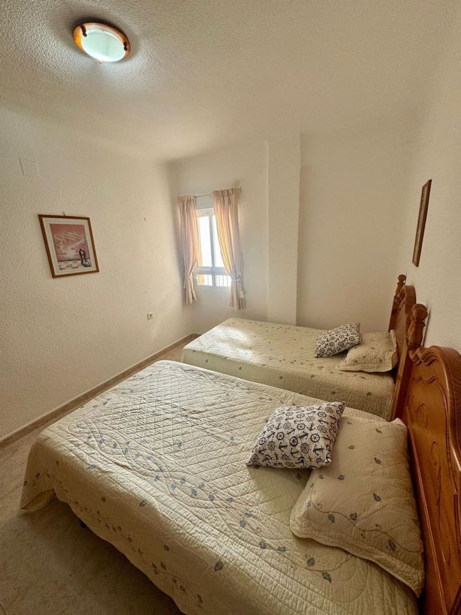 Apartamento de 4 habitaciones en Torrevieja en venta con piscina garaje - 350.000 € (Ref: 9912438)