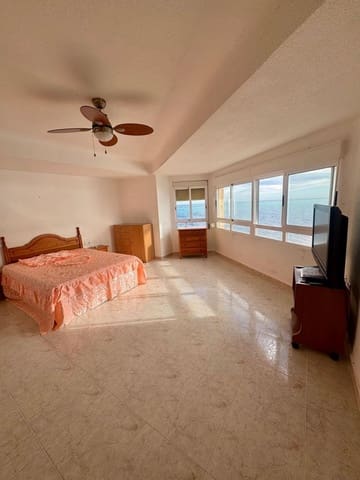 Apartamento de 4 habitaciones en Playa del Cura, Torrevieja en venta con piscina garaje - 350.000 € (Ref: 9912438)