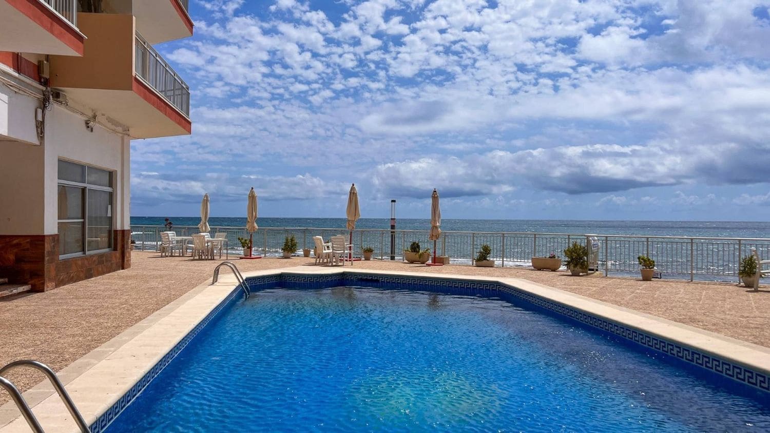Apartamento de 4 habitaciones en Torrevieja en venta con piscina garaje - 350.000 € (Ref: 9912438)