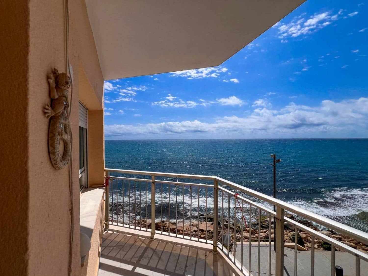 Apartamento de 4 habitaciones en Torrevieja en venta con piscina garaje - 350.000 € (Ref: 9912438)