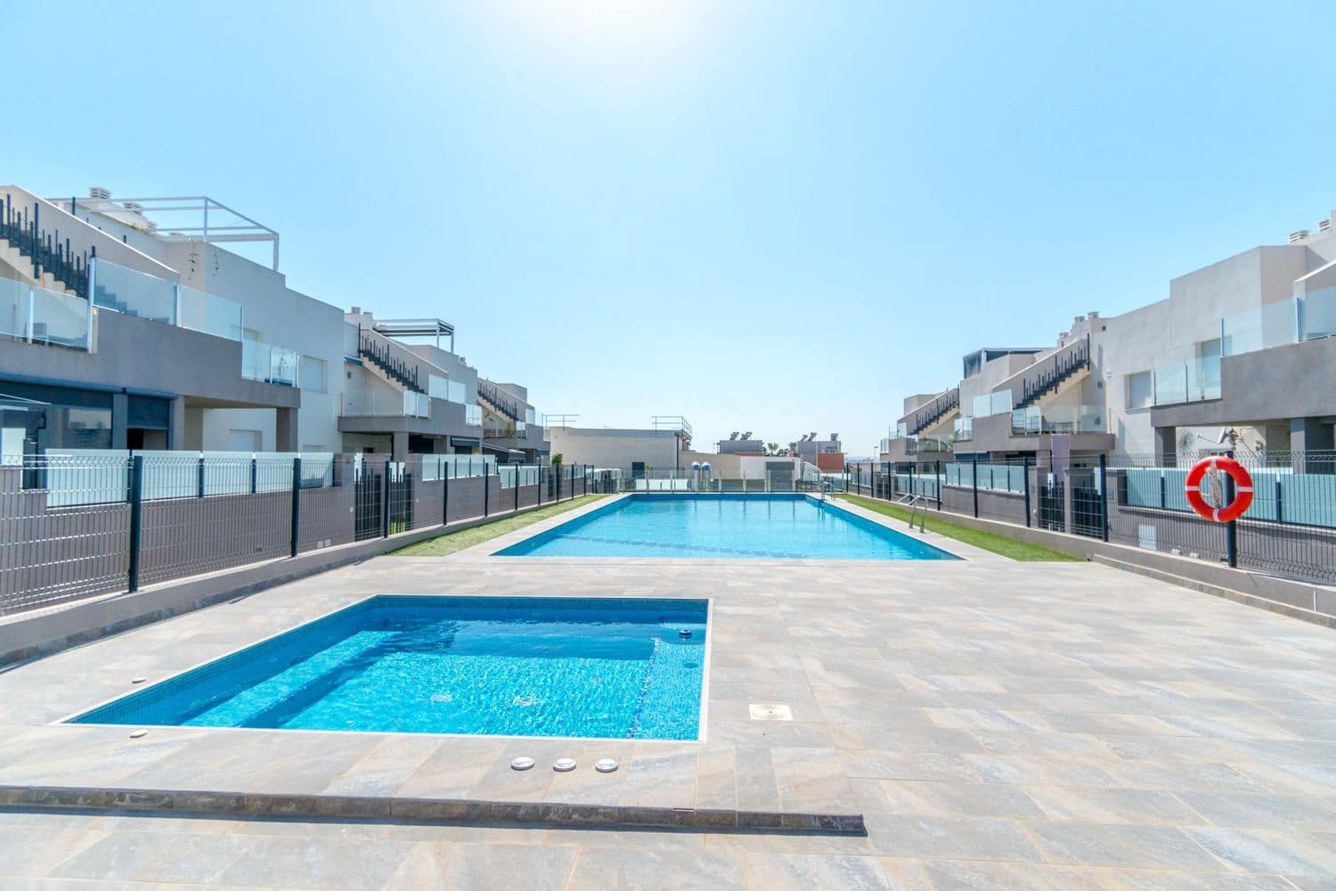 2 bedroom Apartment for sale in Torrevieja with pool garage - € 255,000 (Ref: 9916408)