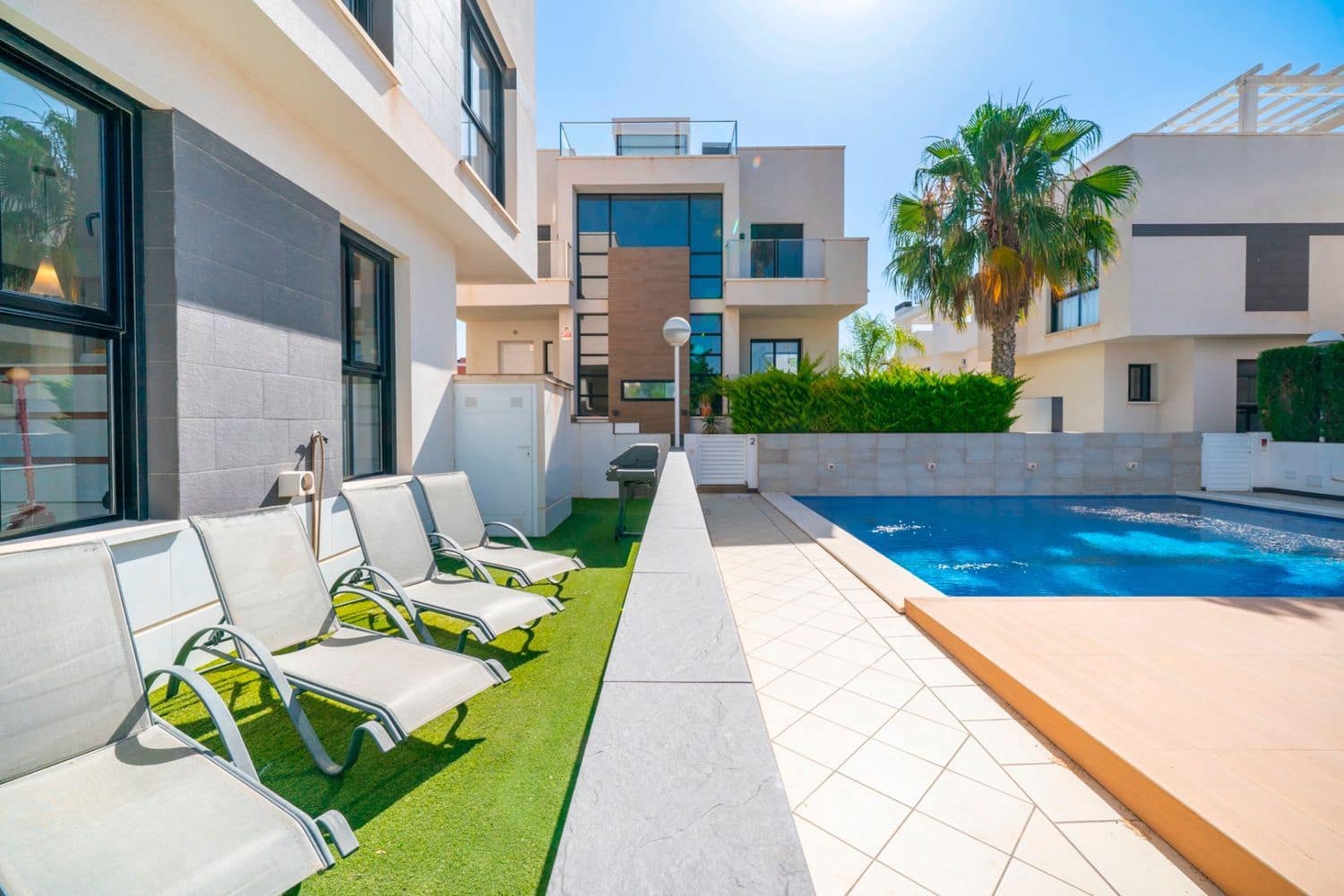 3 Zimmer Villa zu verkaufen in Pueblo Bravo mit Pool Garage - 399.000 € (Ref: 9941640)