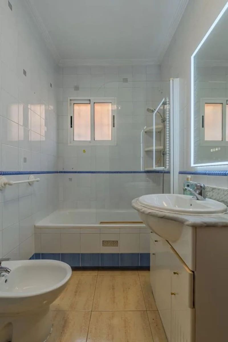 2 soveværelse Villa til salg i La Florida med swimmingpool garage - € 259.000 (Ref: 9954613)