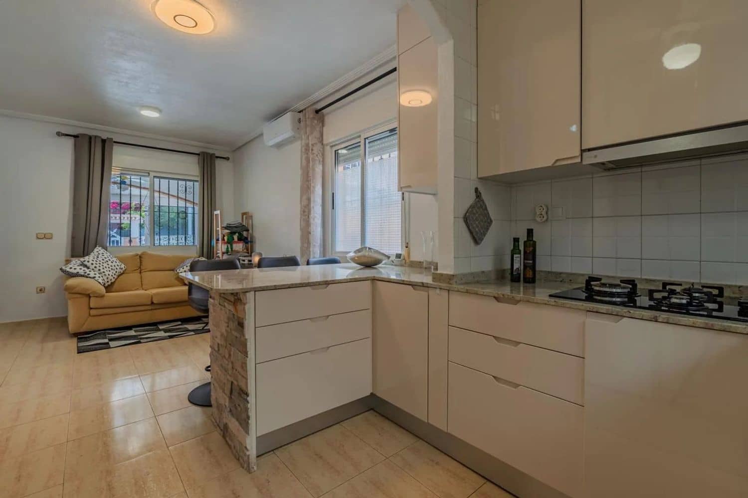2 soveværelse Villa til salg i La Florida med swimmingpool garage - € 259.000 (Ref: 9954613)