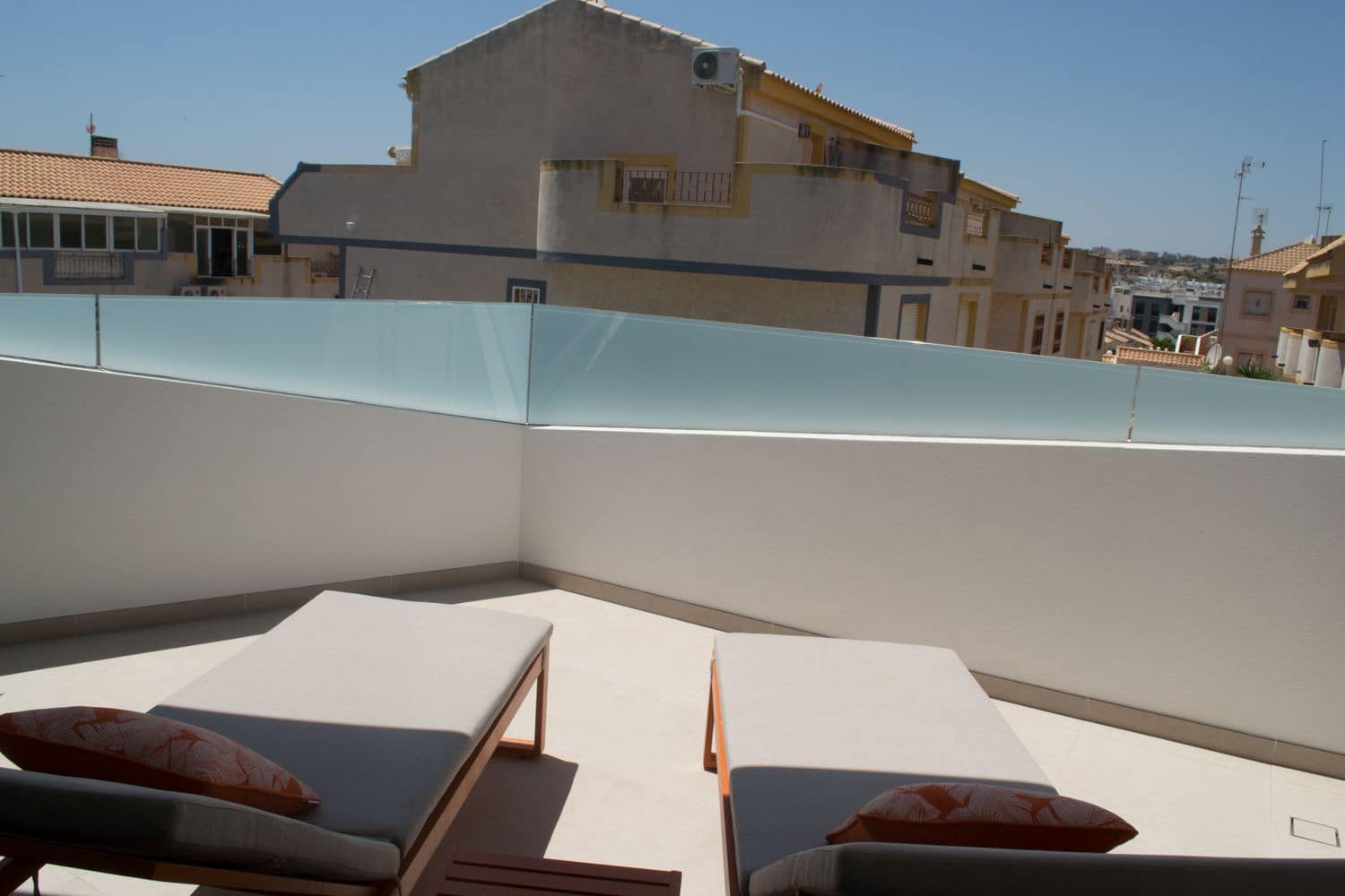 3 soverom Villa til salgs i Orihuela Costa med svømmebasseng garasje - € 560 000 (Ref: 9954614)