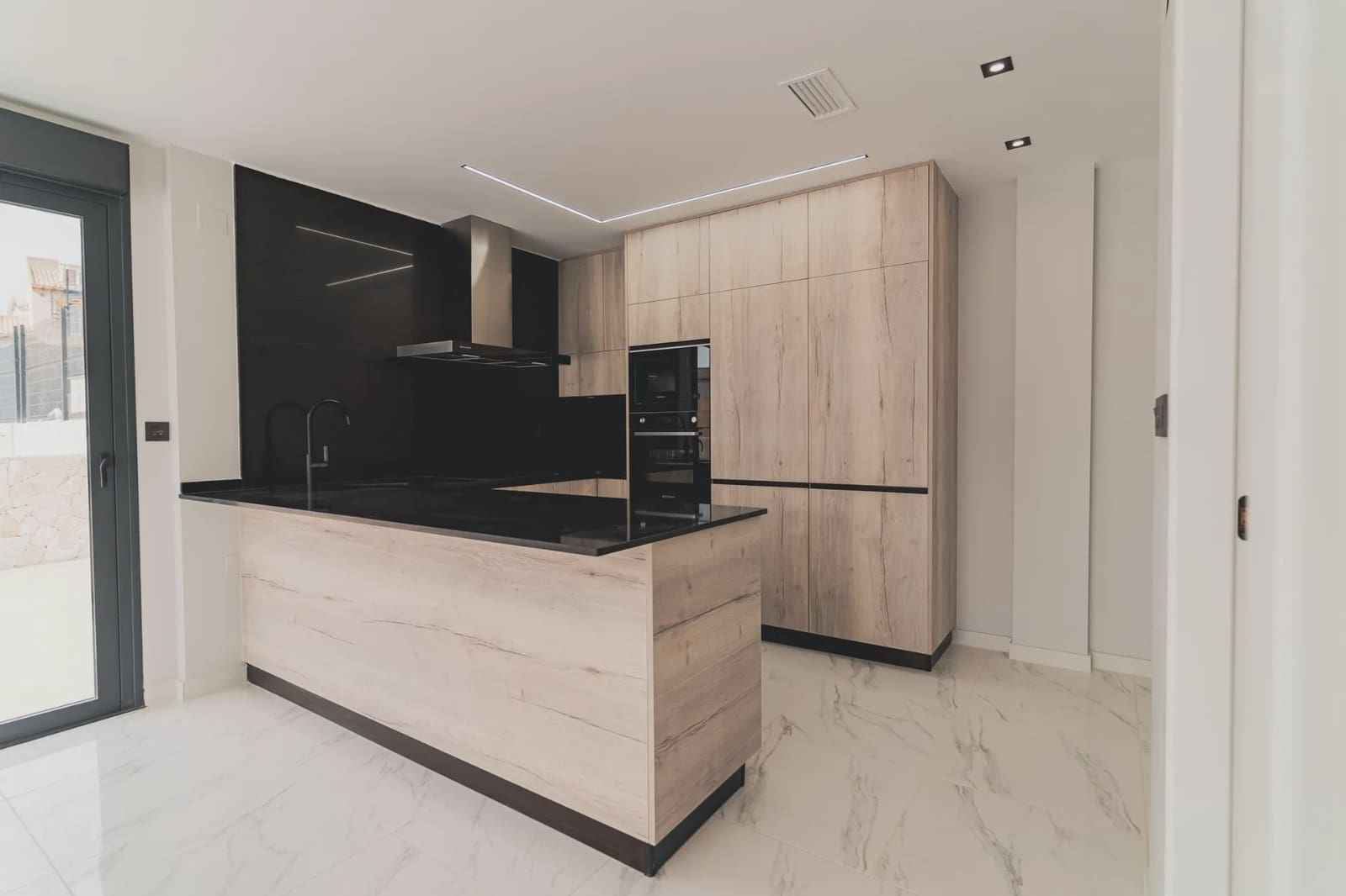4 Zimmer Villa zu verkaufen in Orihuela Costa mit Pool - 699.900 € (Ref: 9961268)